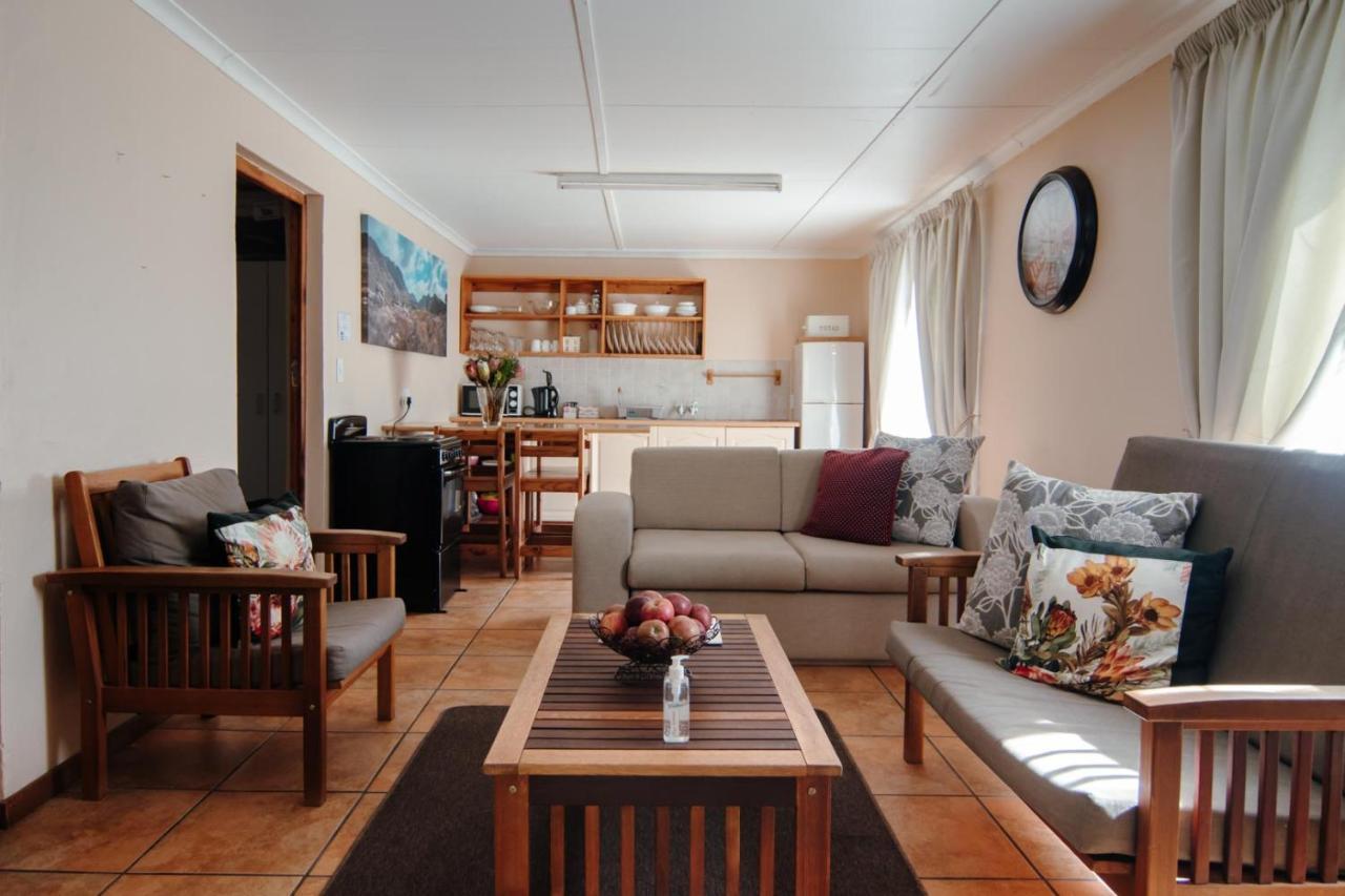Kunje Guesthouse Op-die-Berg 외부 사진